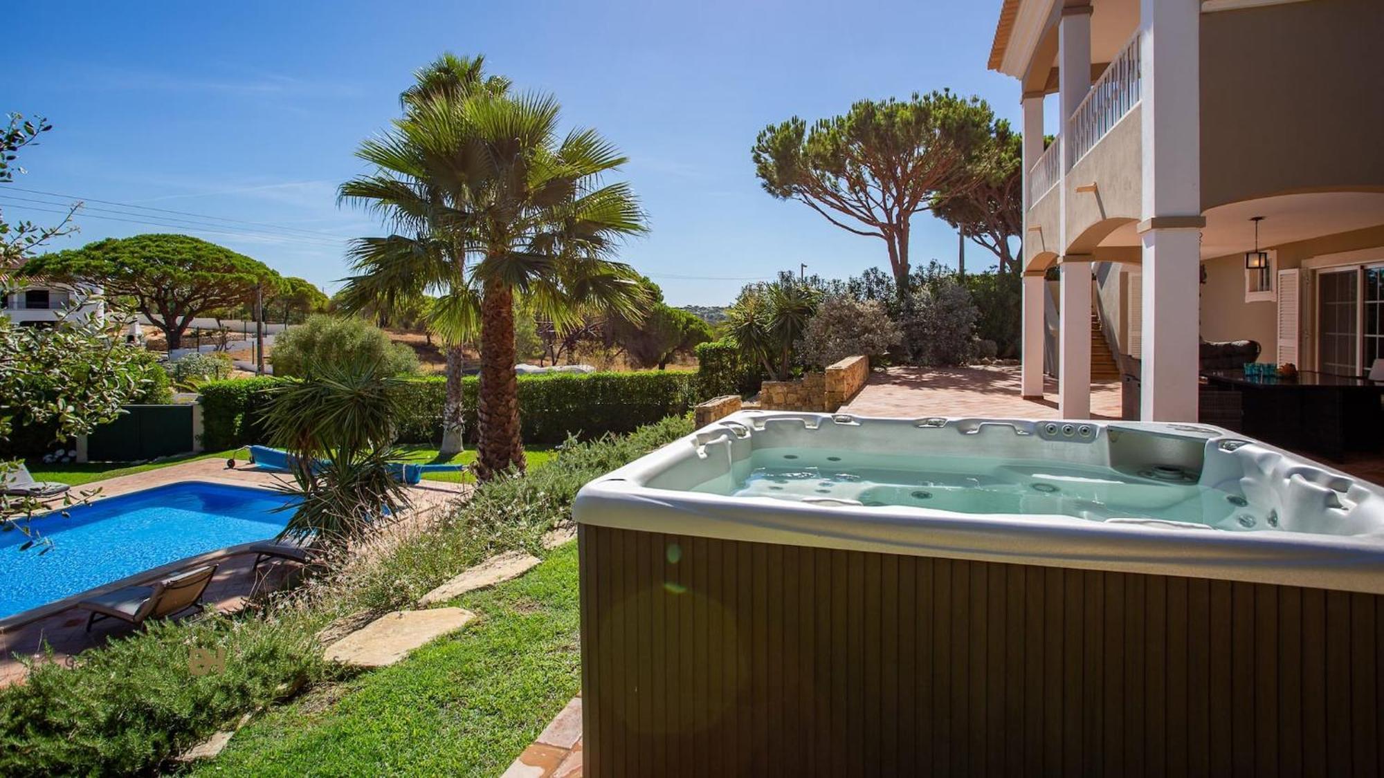 Luxuosa Moradia V5 Em Quarteira - Greice Homes Экстерьер фото