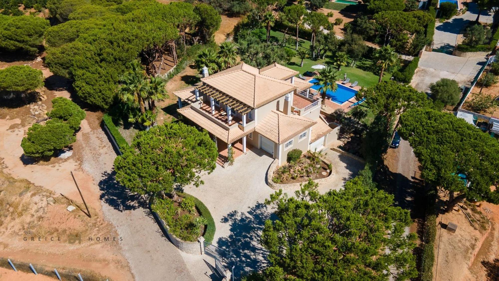 Luxuosa Moradia V5 Em Quarteira - Greice Homes Экстерьер фото