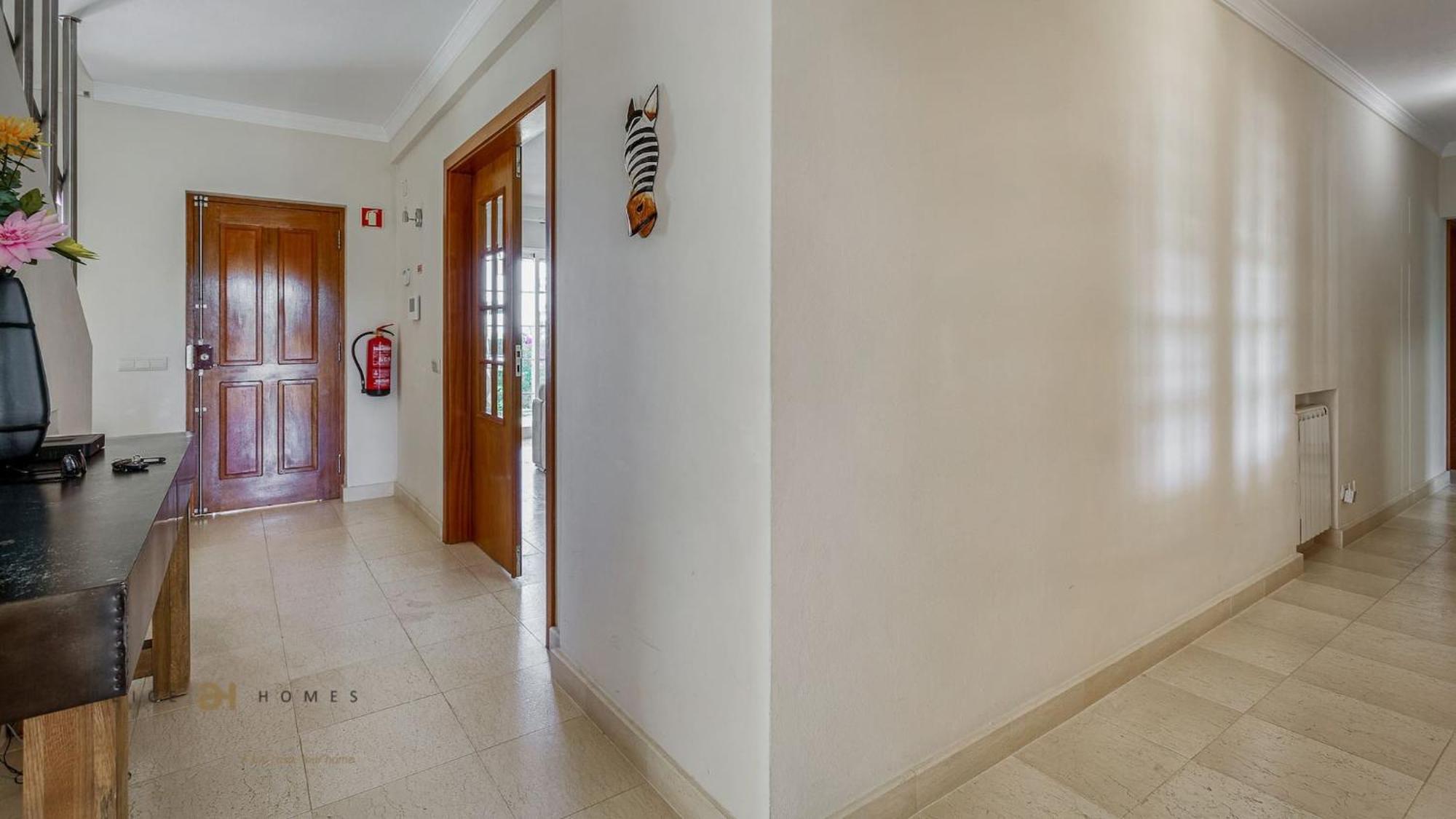 Luxuosa Moradia V5 Em Quarteira - Greice Homes Экстерьер фото