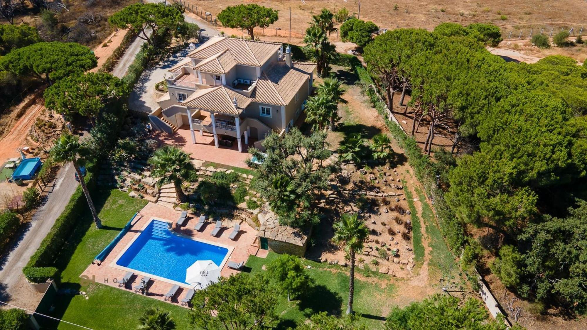 Luxuosa Moradia V5 Em Quarteira - Greice Homes Экстерьер фото