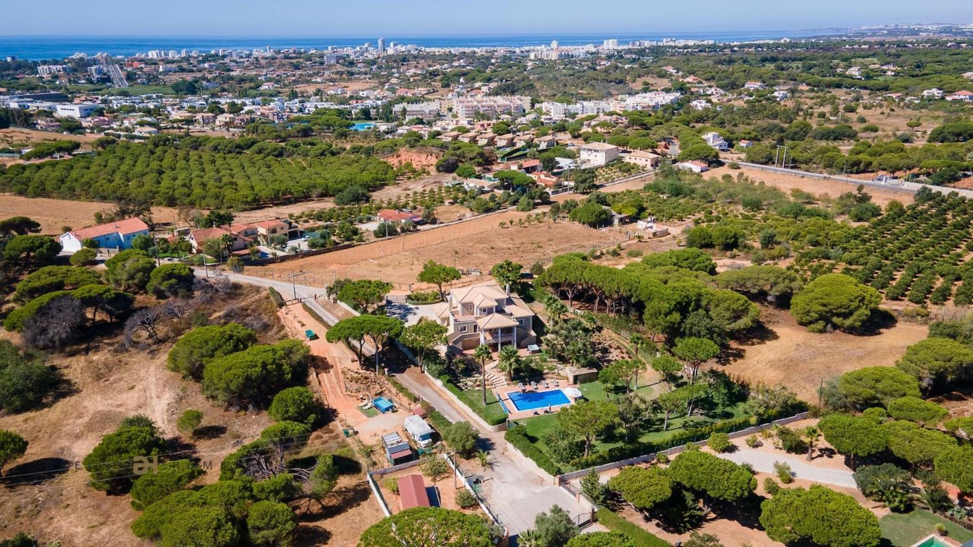 Luxuosa Moradia V5 Em Quarteira - Greice Homes Экстерьер фото